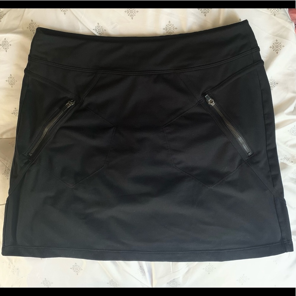 Athleta Black Tennis or Running Skort (Skirt w/ shorts underneath) Sz Small